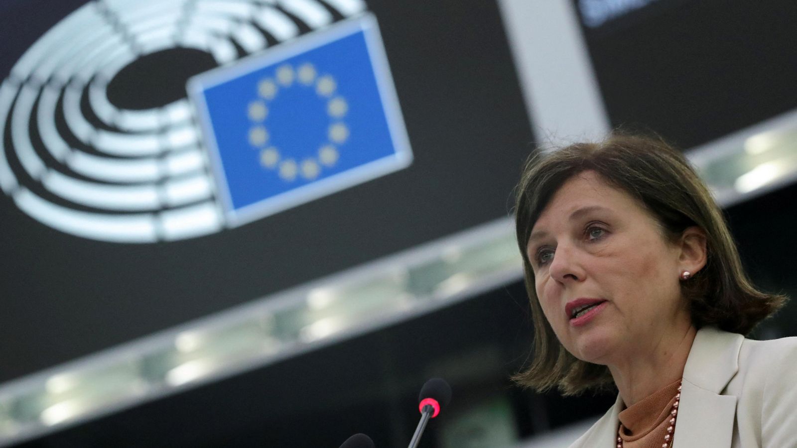 La responsable de Valors i Transparència de la Comissió Europea Vera Jourová