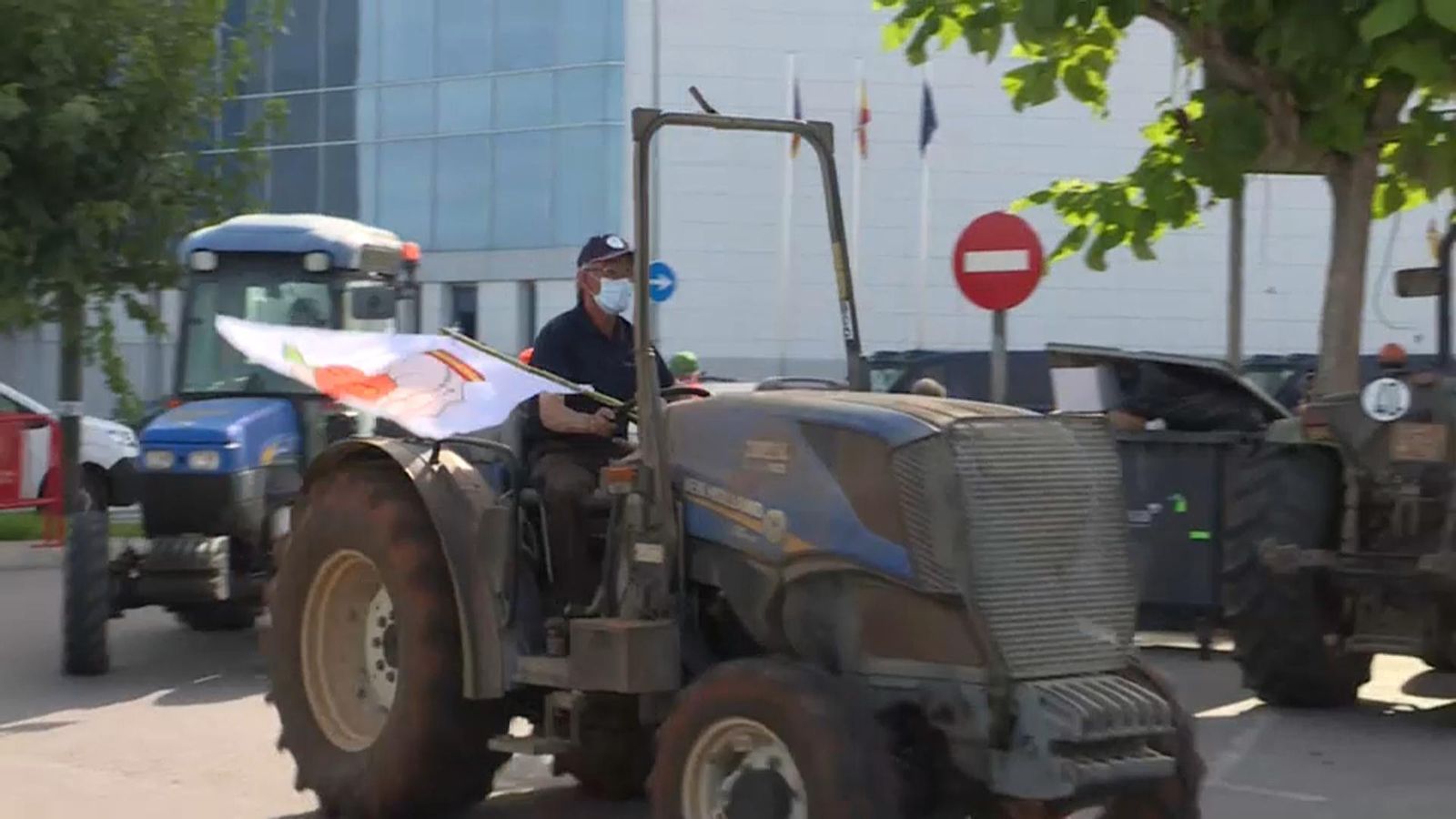 La manifestació rodada ha reunit vora 180 vehicles i prop de 200 persones