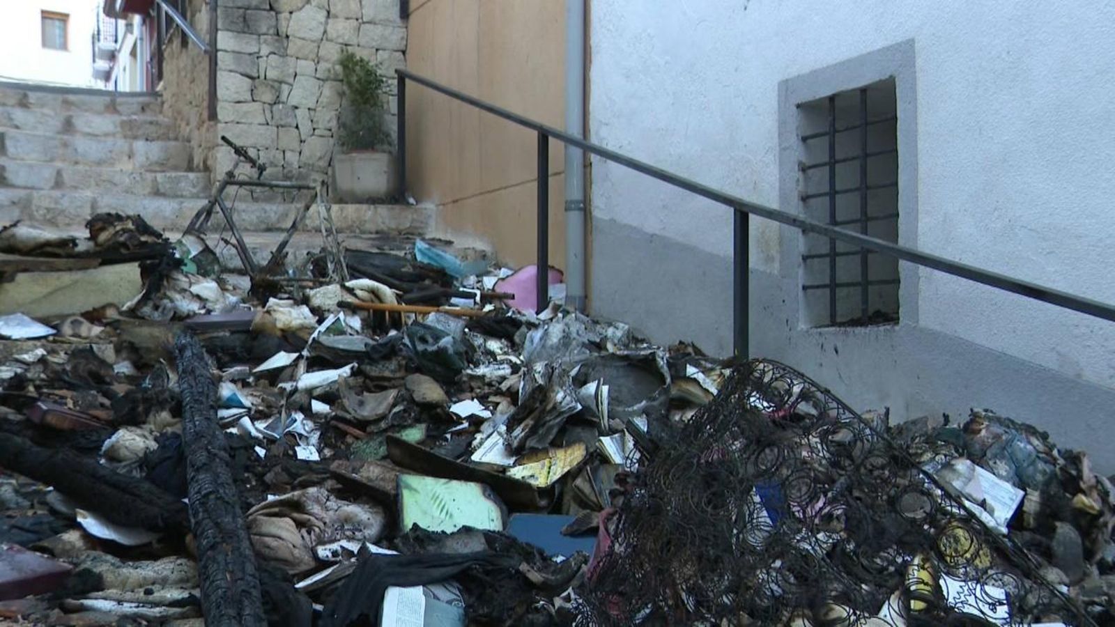 A Terrateig la destrossa del foc és pitjor que la que van patir a causa d’un altre incendi l’any 2012
