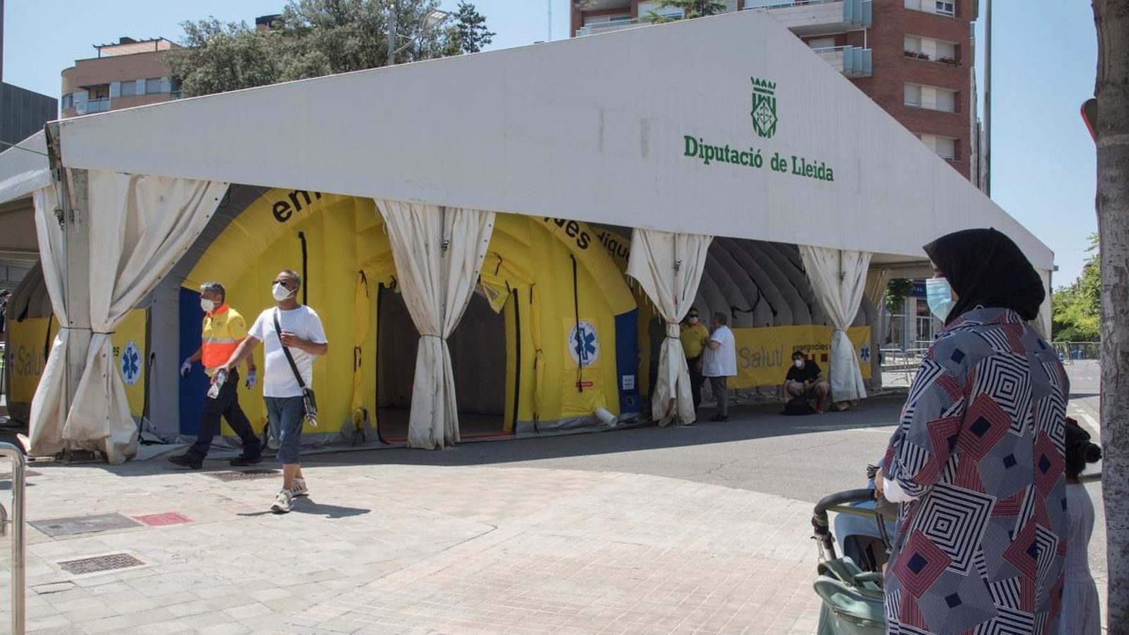 Albergs i pavellons per a allotjar als temporers que treballen en la campanya de recol·lecció de fruita, a Torres de Segre