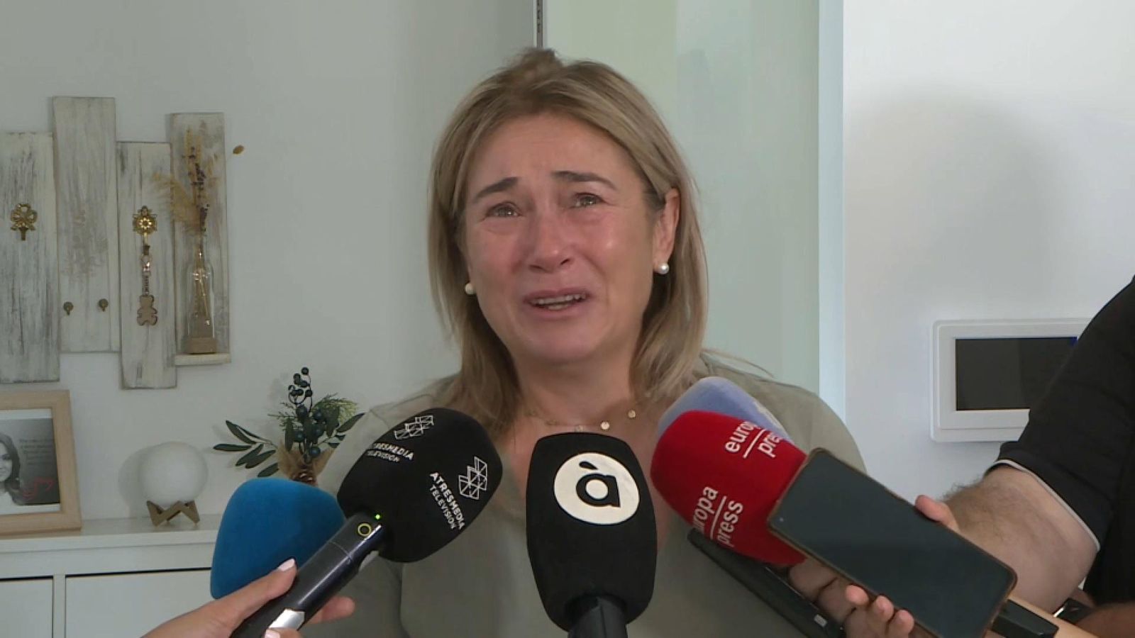 MArisol Burón atén els mitjans després d'assabentar-se de la decisió del TS, este dilluns