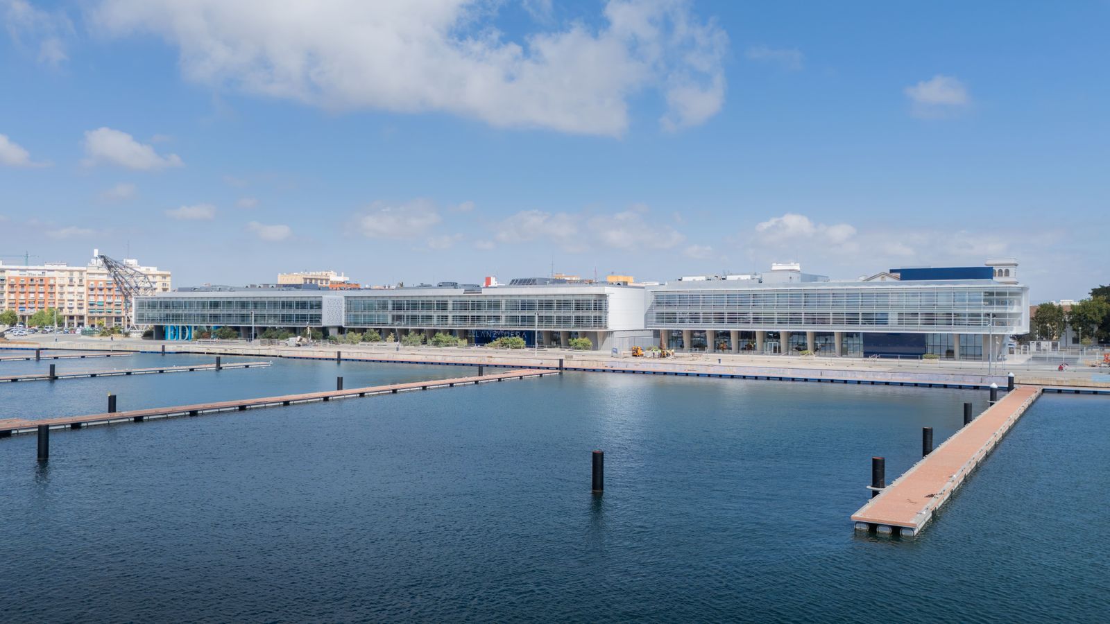 A la dreta del tot, el nou edifici de Marina d'Empreses