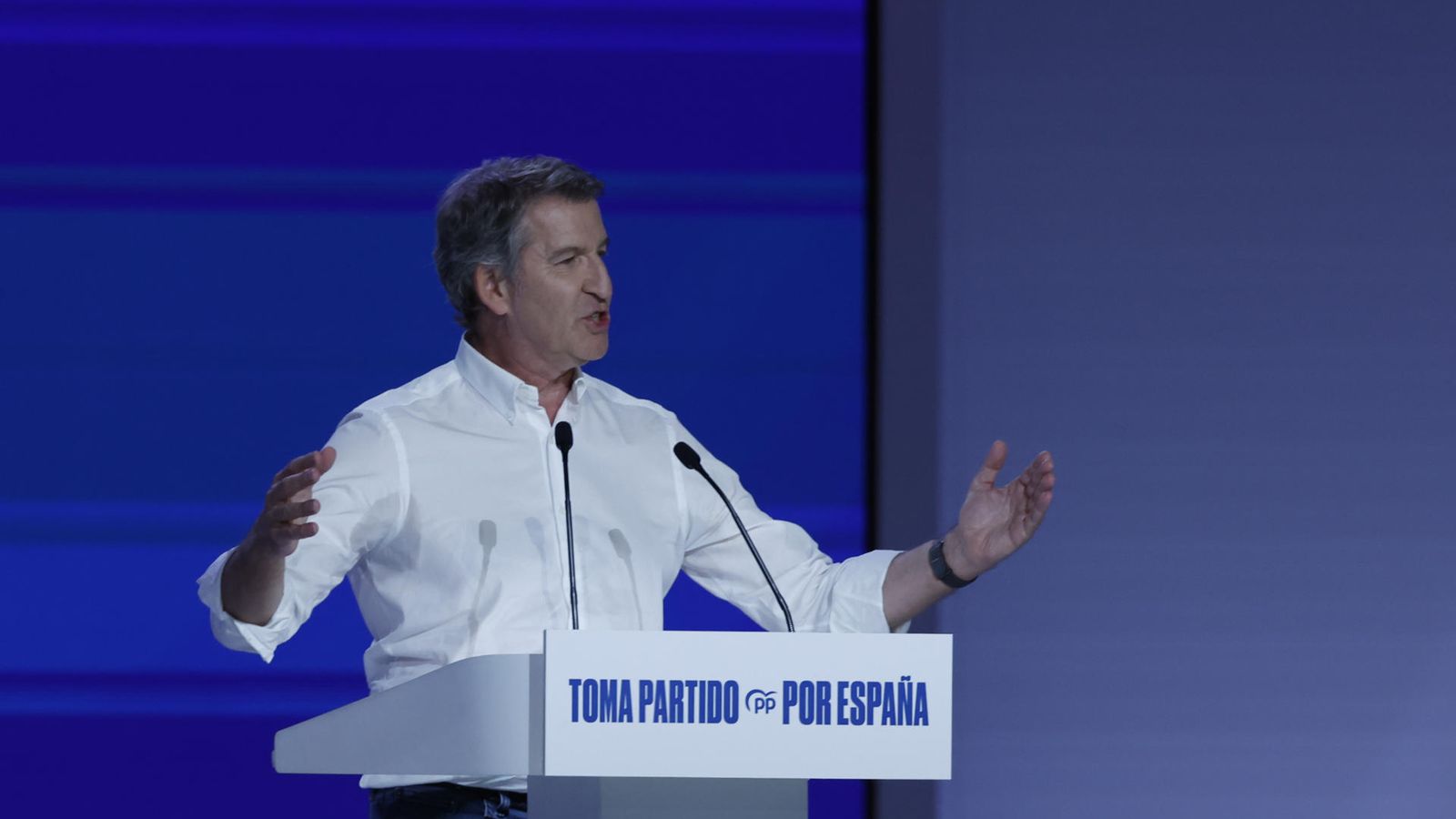 El líder popular, Alberto Núñez Feijóo, en la segona jornada del congrés