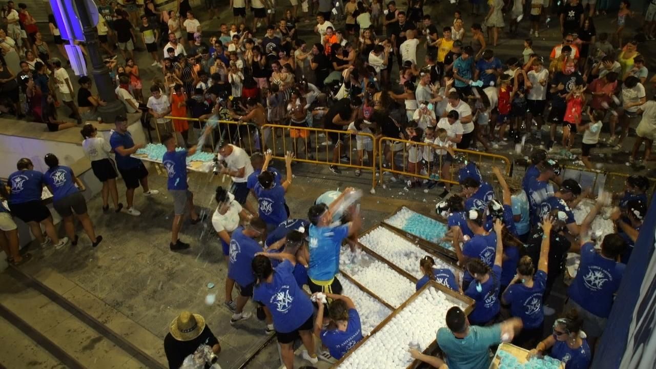Veïnes i veïns del Raval de Llíria celebren la Merenguina 2025