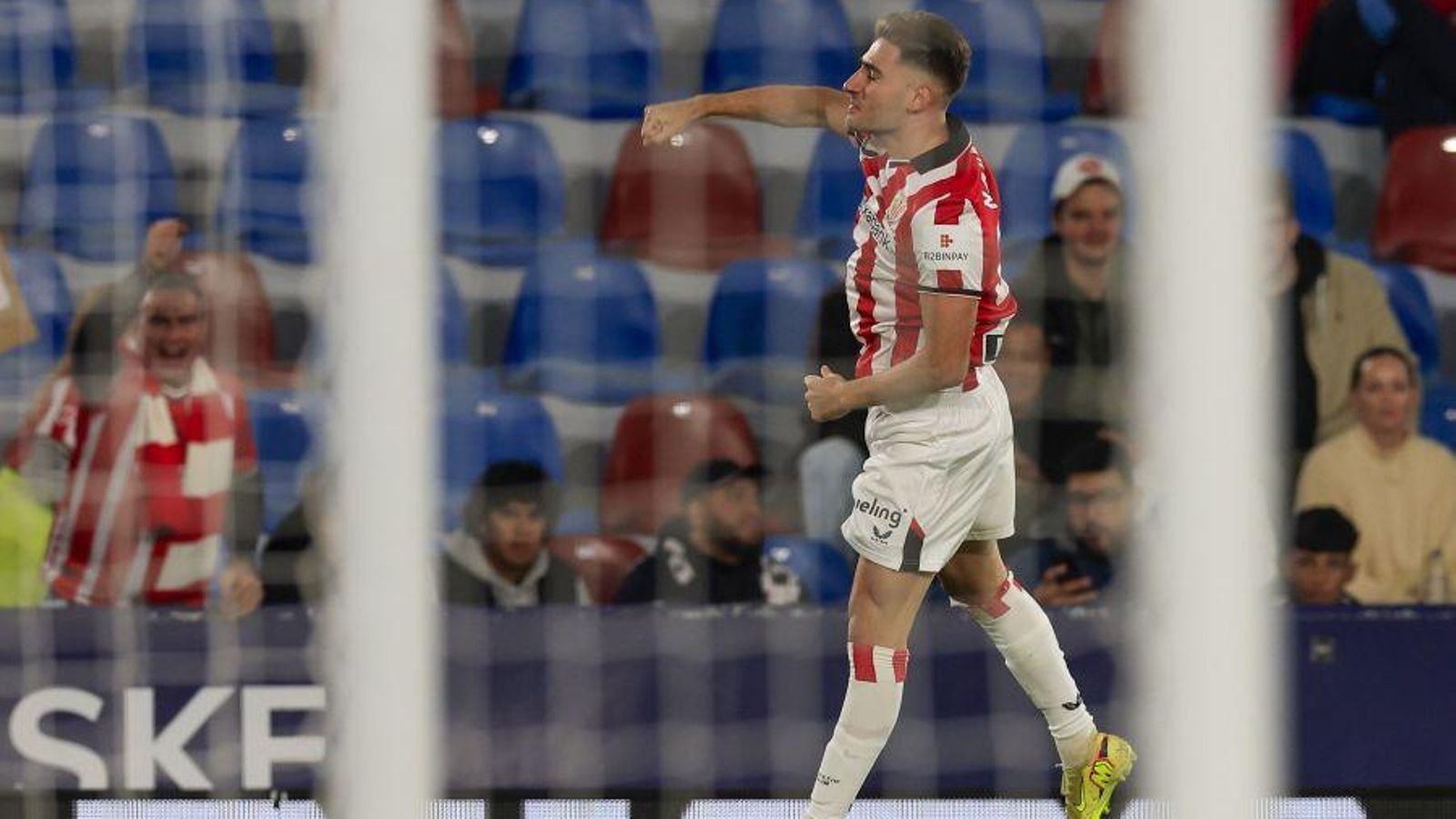 Robert Navarro ha marcat en el minut 3 de partit