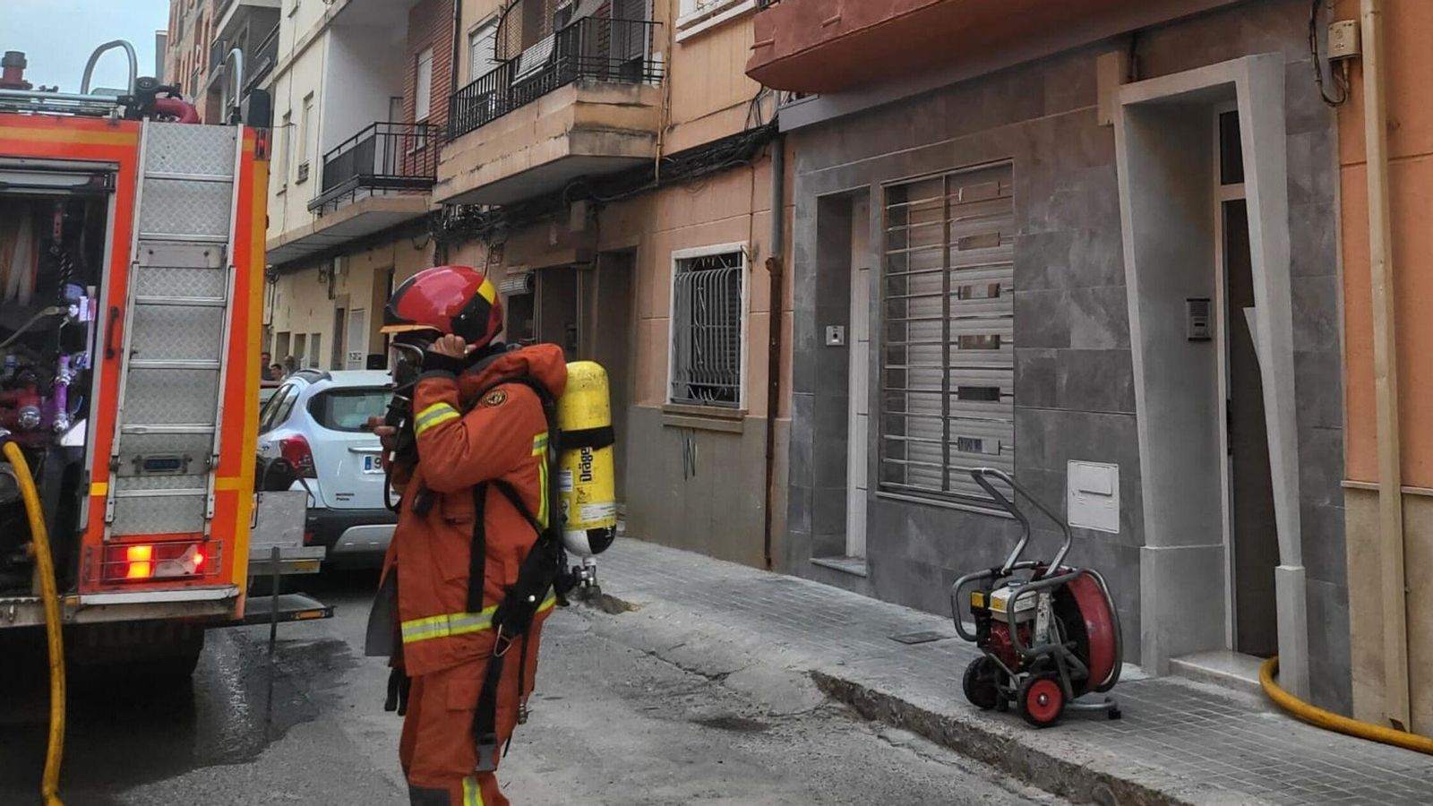 Imatge d'arxiu d'una intervenció del Consorci Provincial de Bombers a Montcada Imatge d'arxiu d'una intervenció del Consorci Provincial de Bombers a Montcada