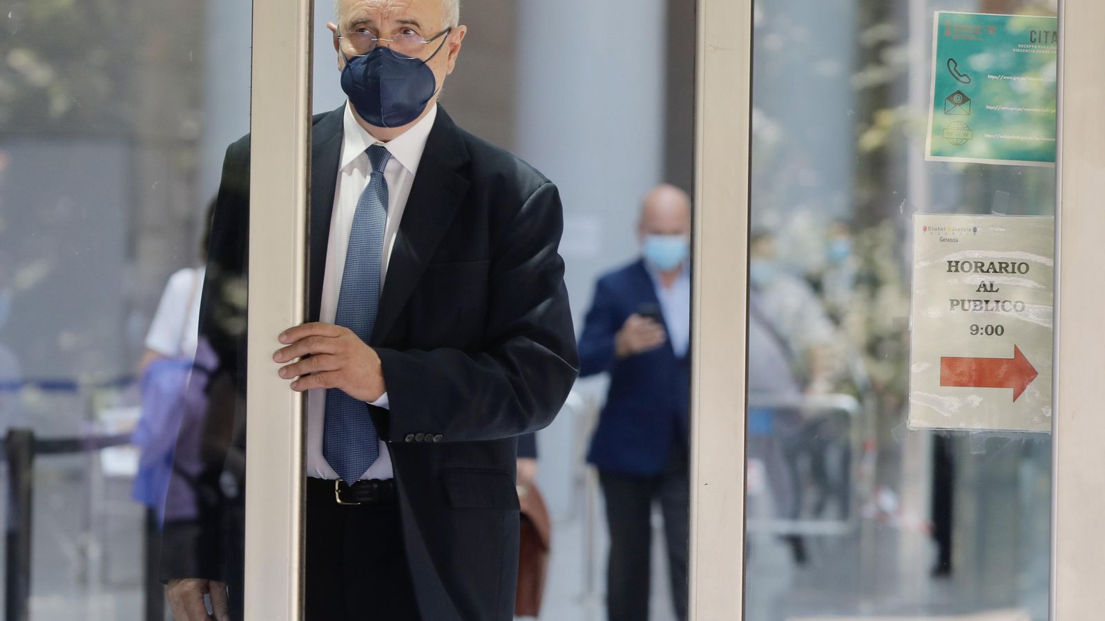 L'exconseller de Solidaritat i Cooperació, Rafael Blasco, a l'eixida del jutjat