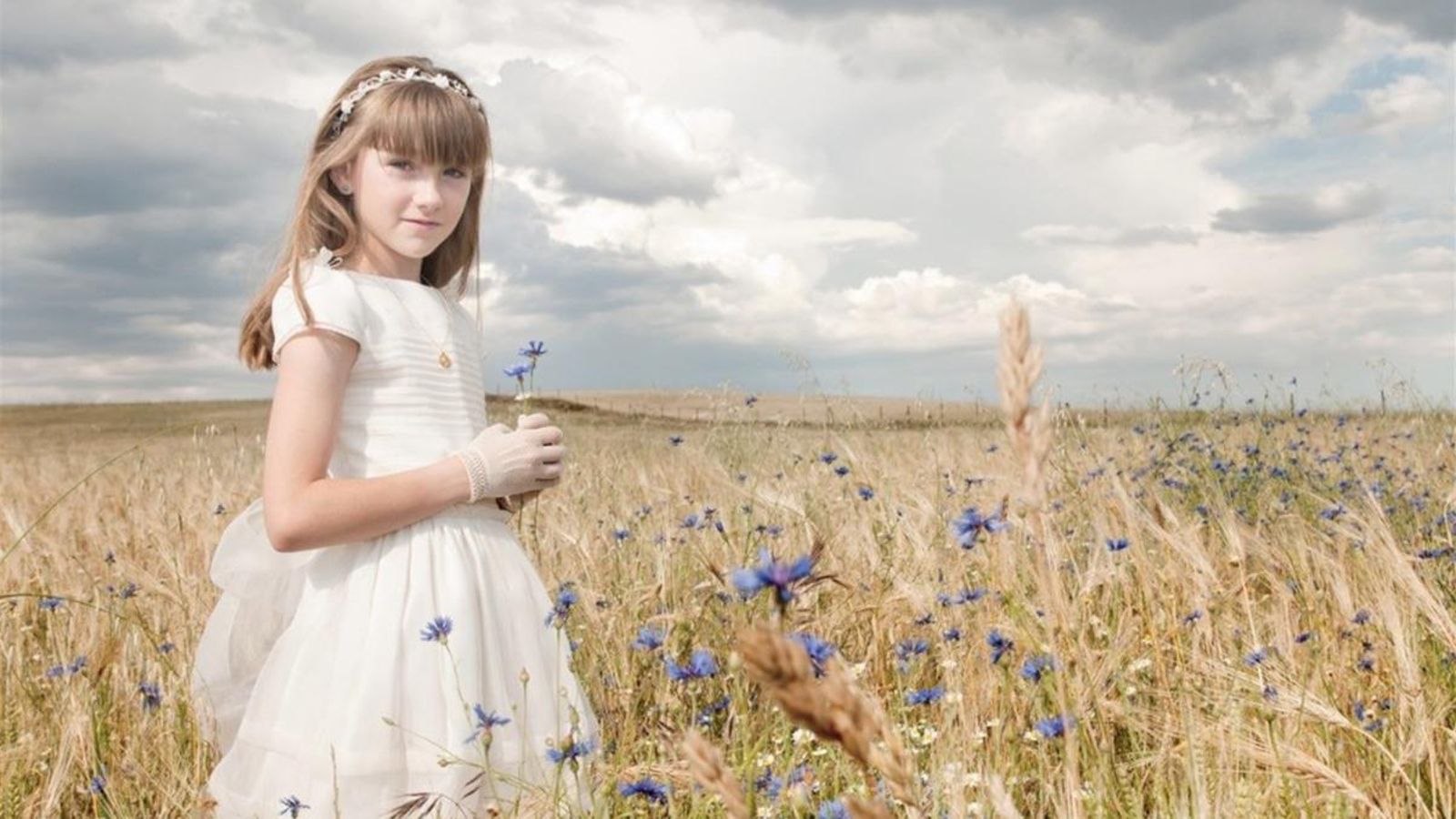 El vestit de xiqueta costa al voltant de 495 euros de mitjana | EP