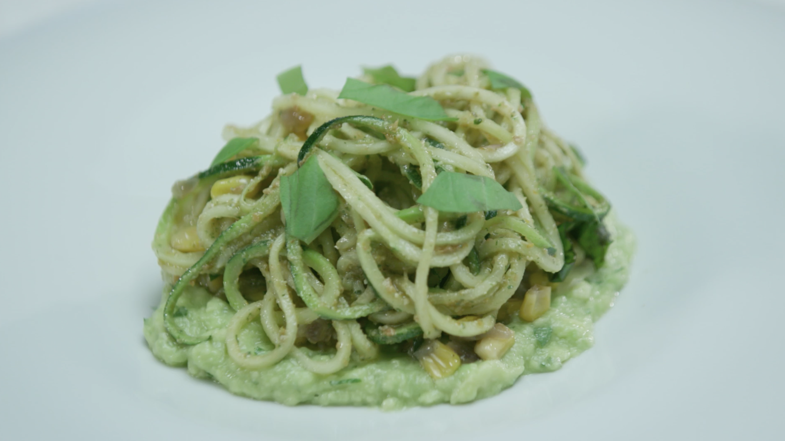 Tallarins de carabasseta amb pesto roig