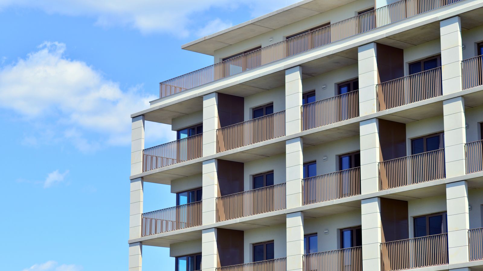 Imatge d'arxiu d'un edifici d'habitatges