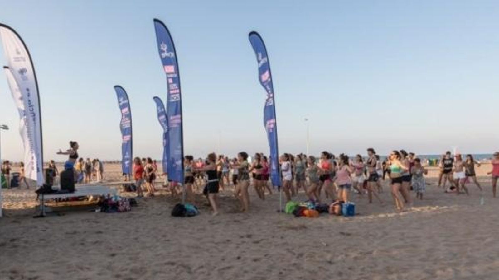 Esport a la vora del mar a la Malva-rosa de València Esport a la vora del mar a la Malva-rosa de València