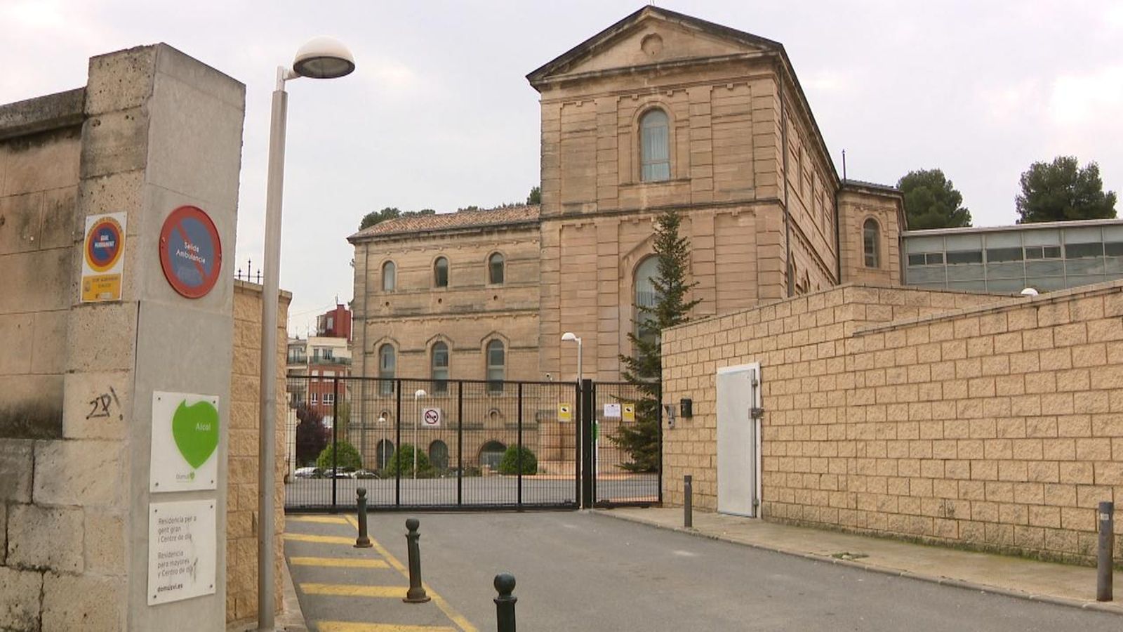 Façana de la residència de majors Domus Vi d'Alcoi