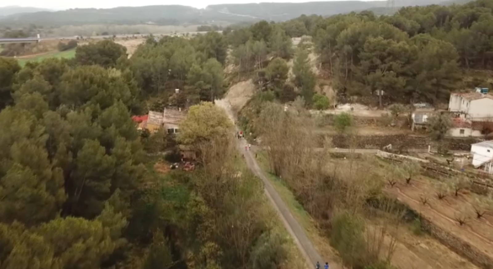 Ojos Negros al seu pas per la localitat de Navaixes, a l'Alt Palancia