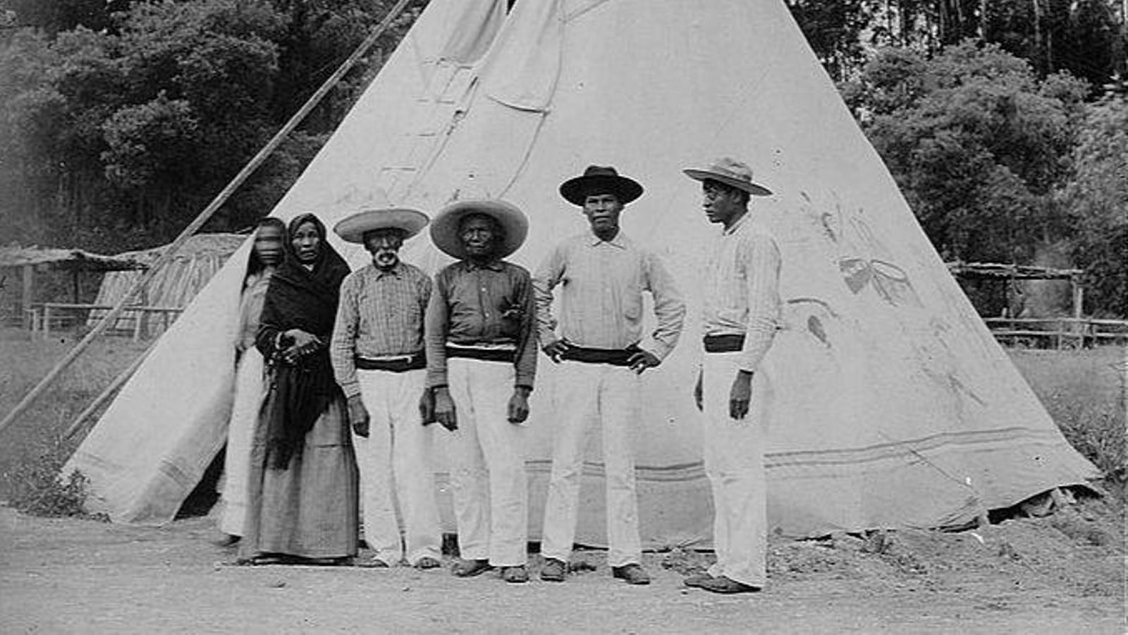 Foto d'arxiu d'alguns membres del poble yaqui, que ara ha recuperar les seues terres històricament reivindicades