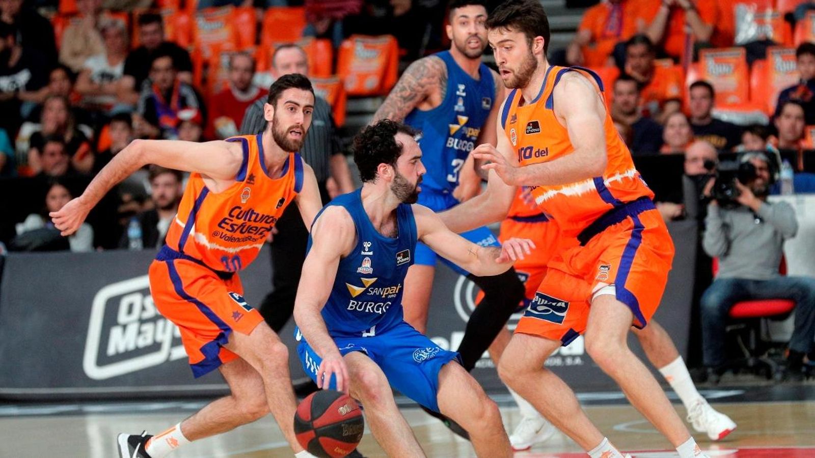 Sastre i Doonekamp intenten neutralitzar Vitor Benite