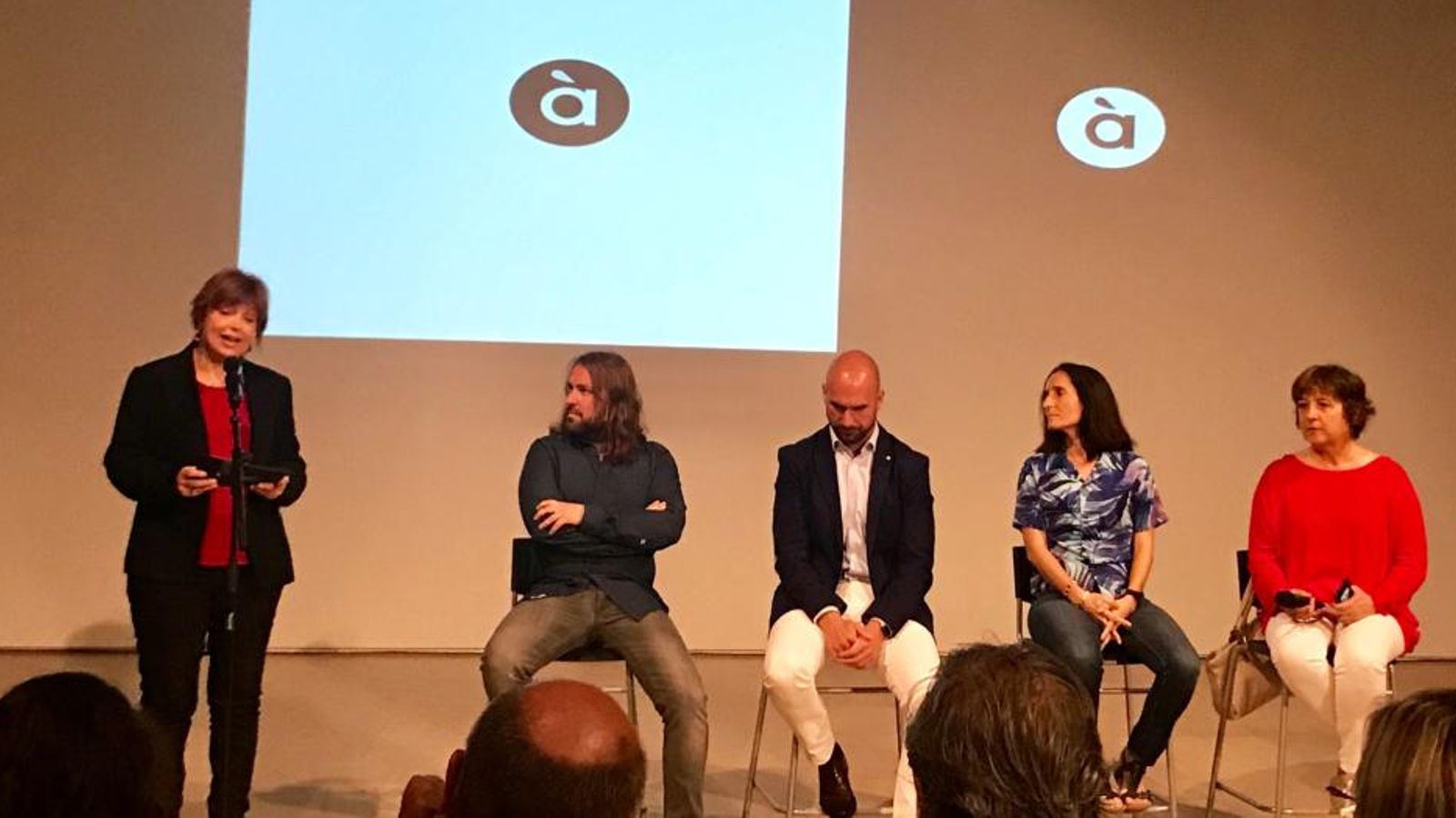 À Punt presenta la televisió amb la campanya ‘Tenim molt a contar’