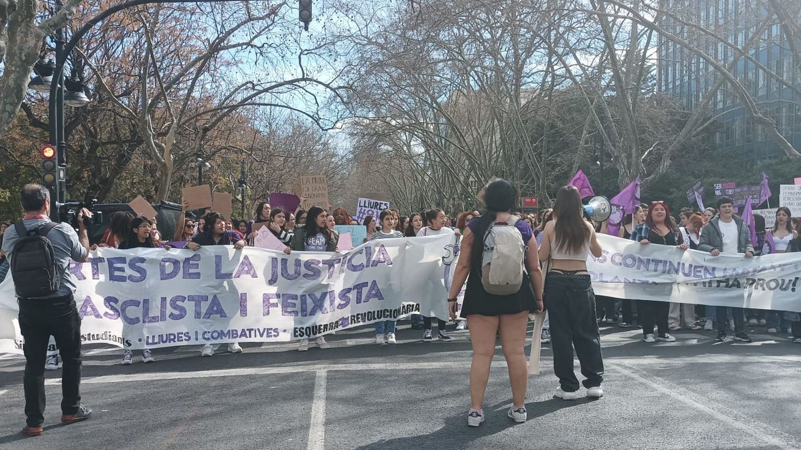 Capçalera de la marxa d'estudiants que ha recorregut els carrers de València aquest dimecres pel matí