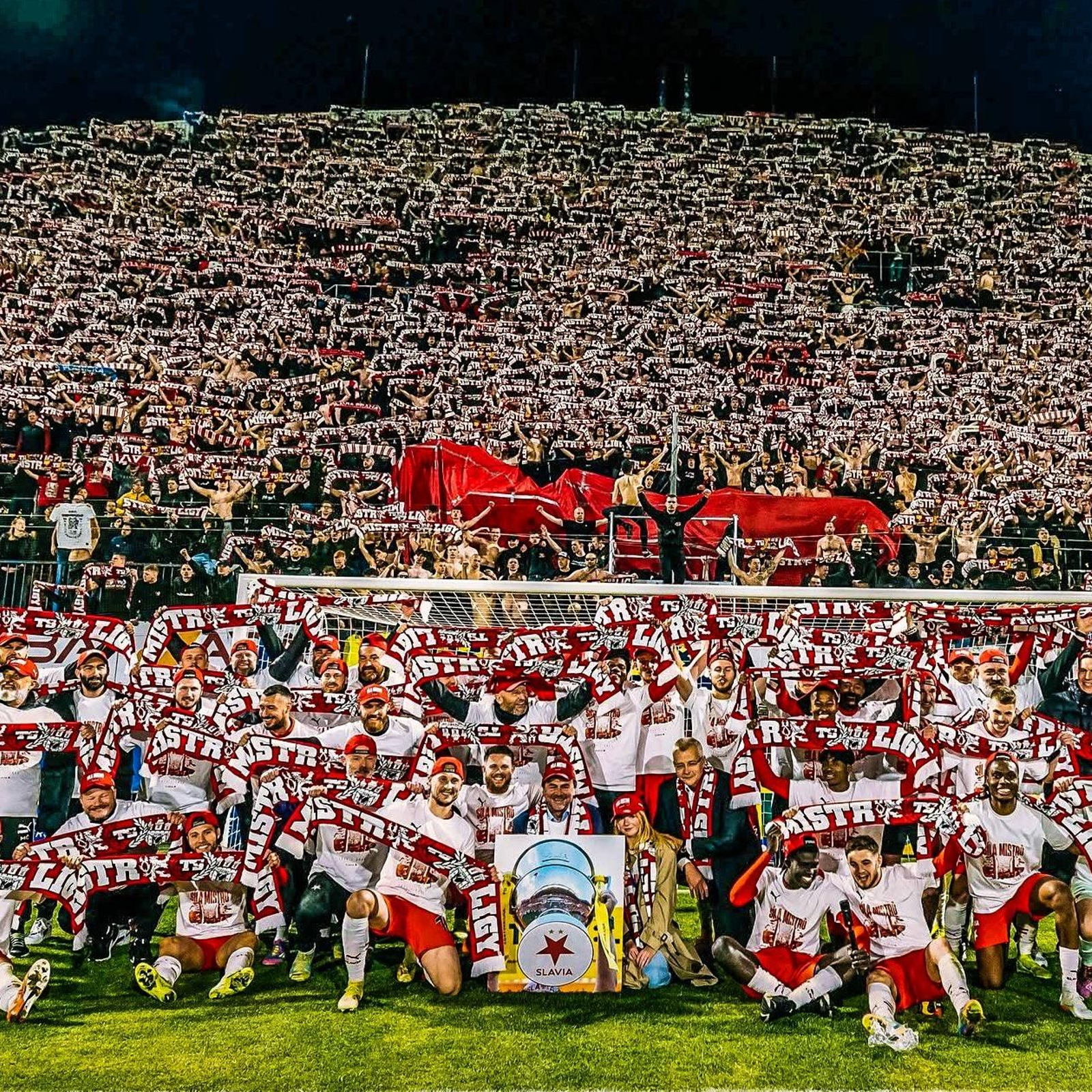 L'Slavia de Praga celebra el títol de lliga