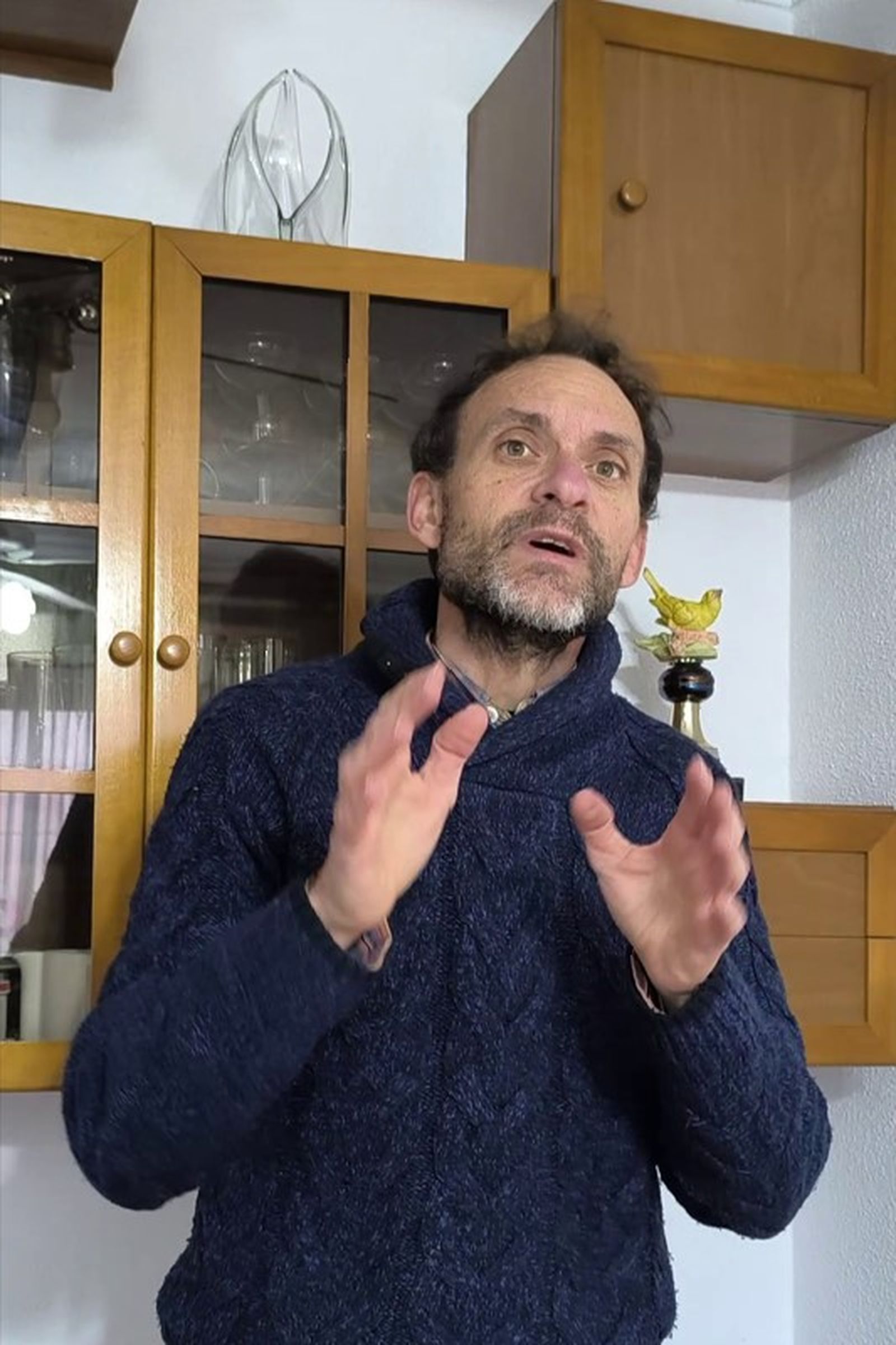 Voiceless f, s or voiced v, z