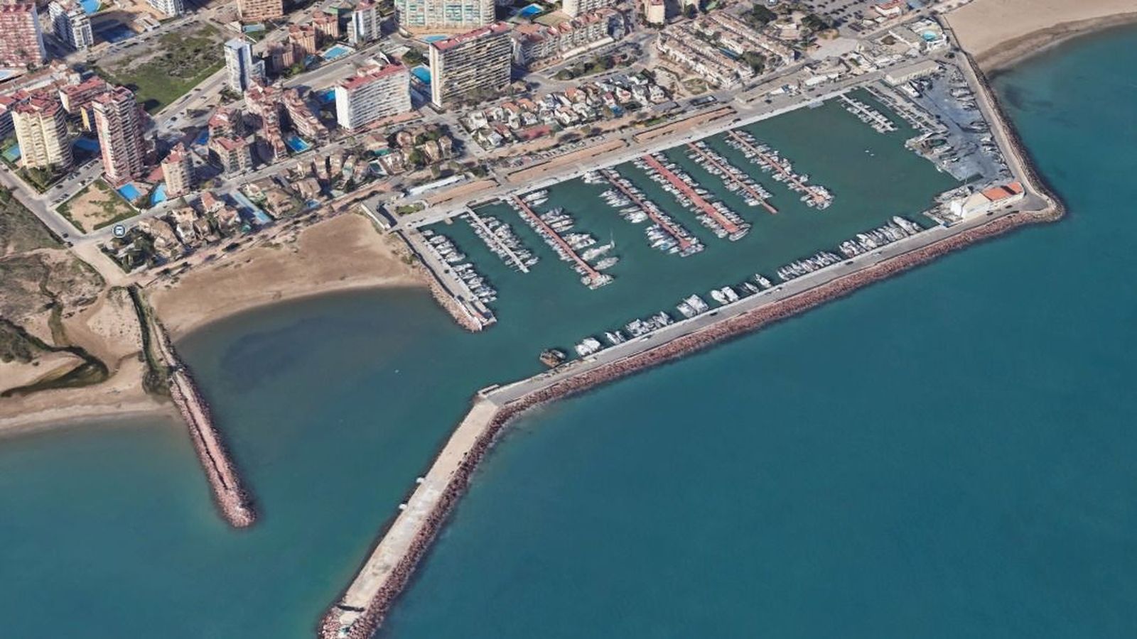 Imatge aèria del port de la Pobla de Farnals