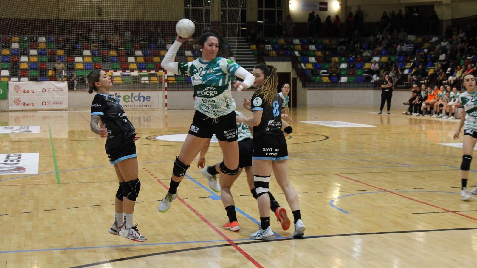 Paola Bernabé, en una acció d'atac