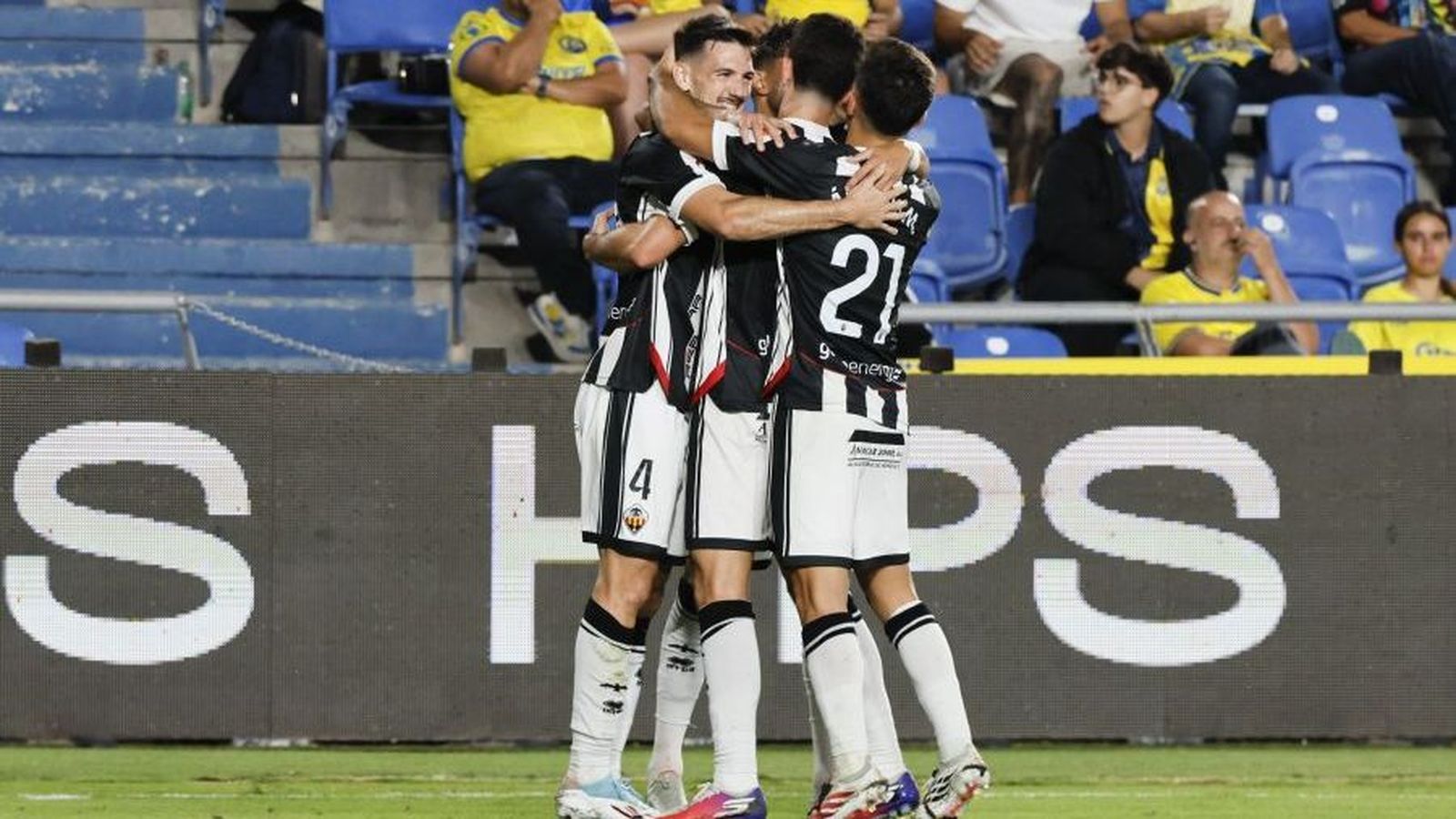 Els jugadors del Castelló celebren un dels gols