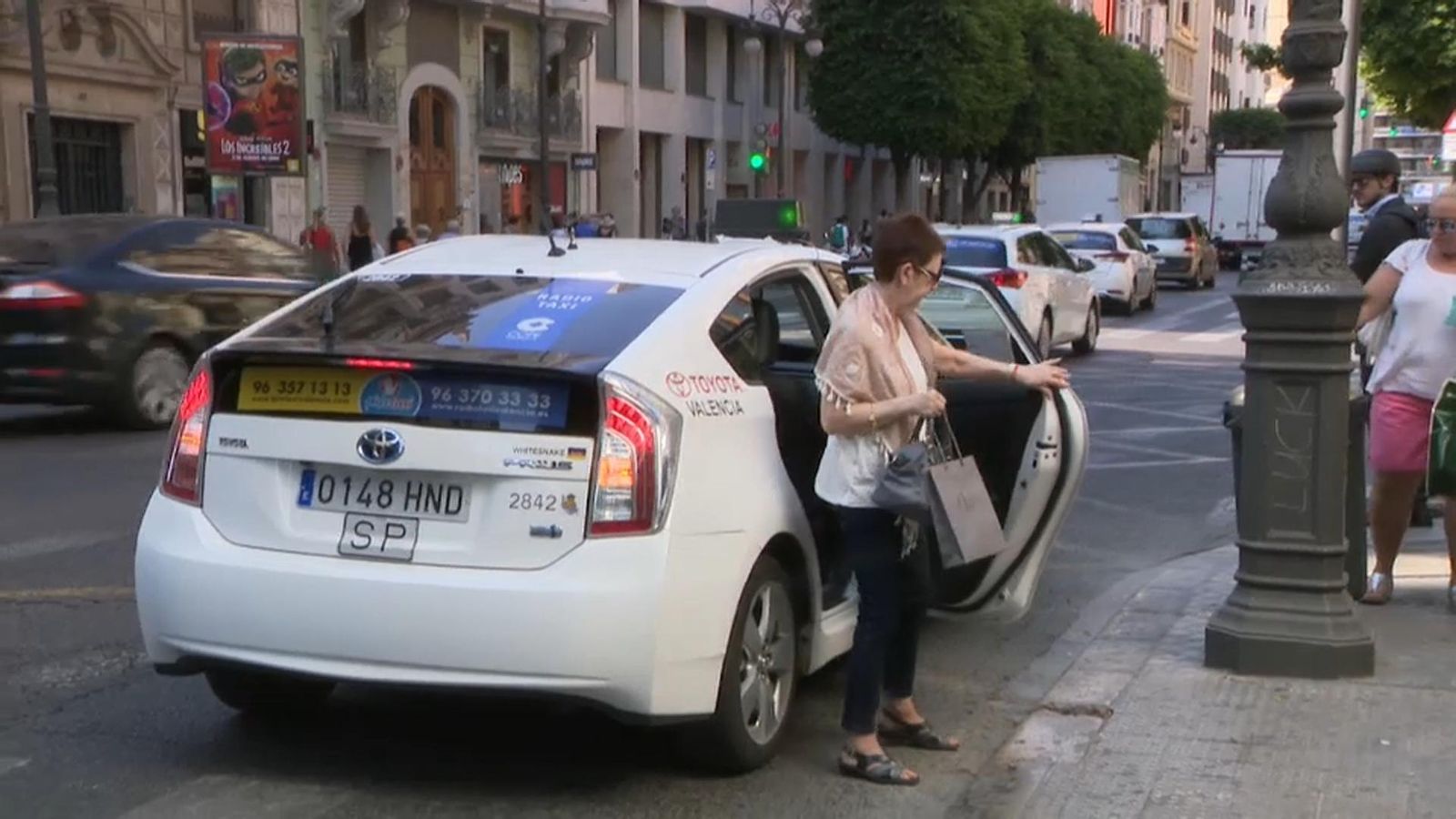 El Tribunal obliga la Generalitat a concedir 200 llicències VTC