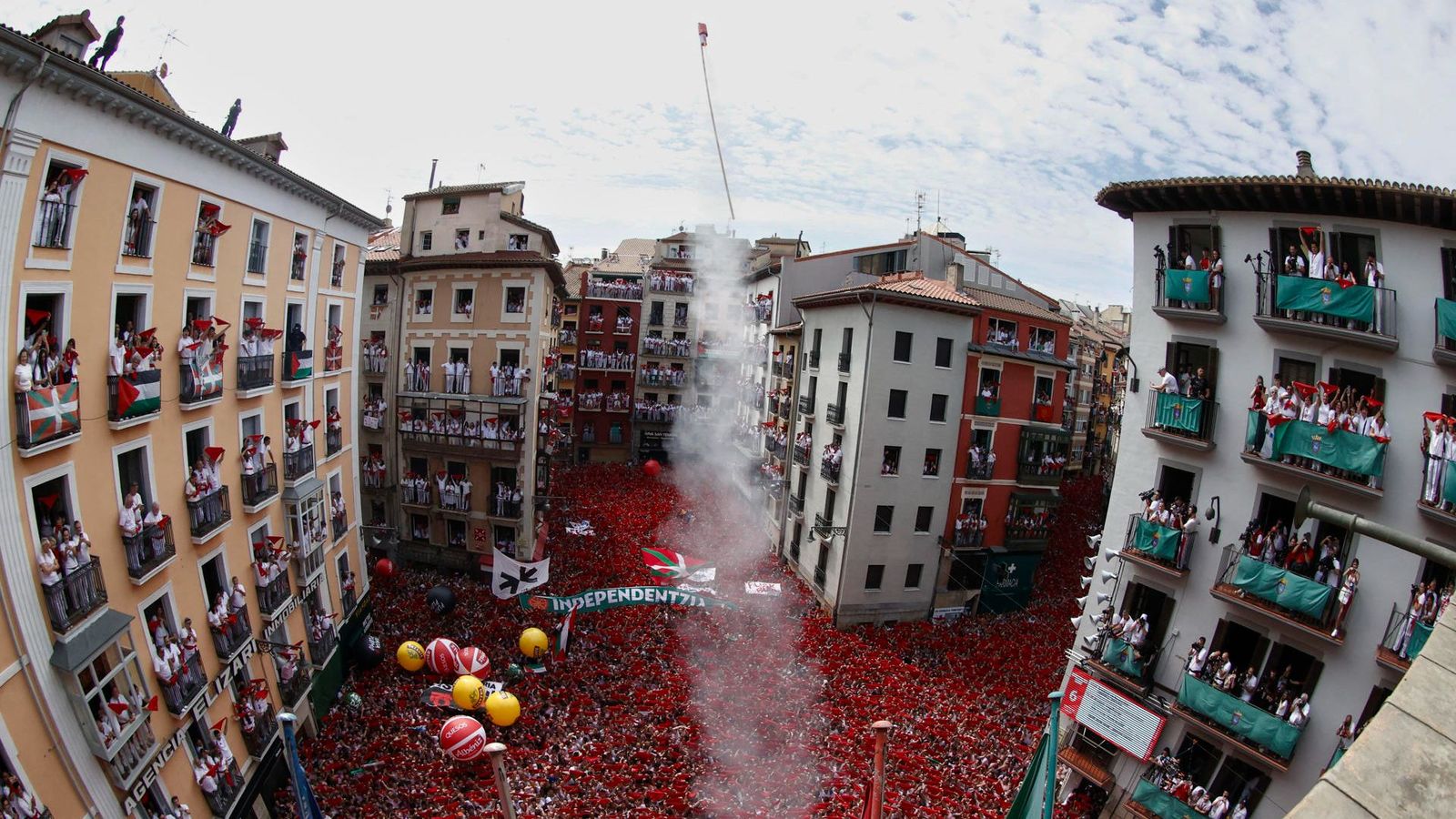 Moment del tret del 'txupinazo'