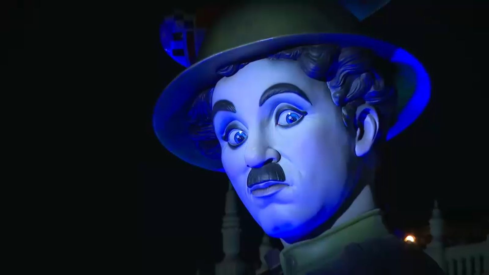 Charles Chaplin corona la falla municipal d'enguany