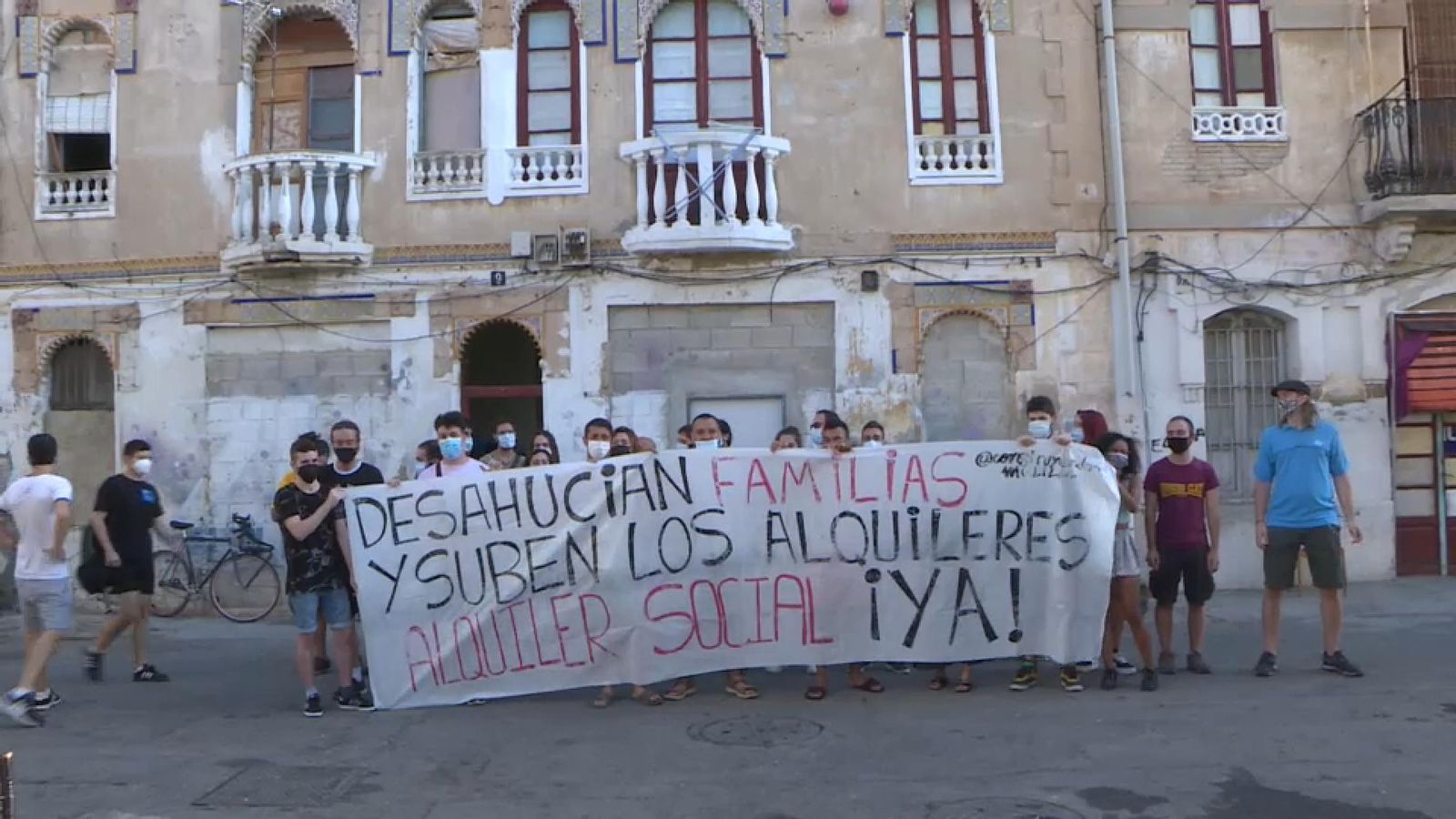 Protesta de la plataforma Construint Malilla contra el desallotjament