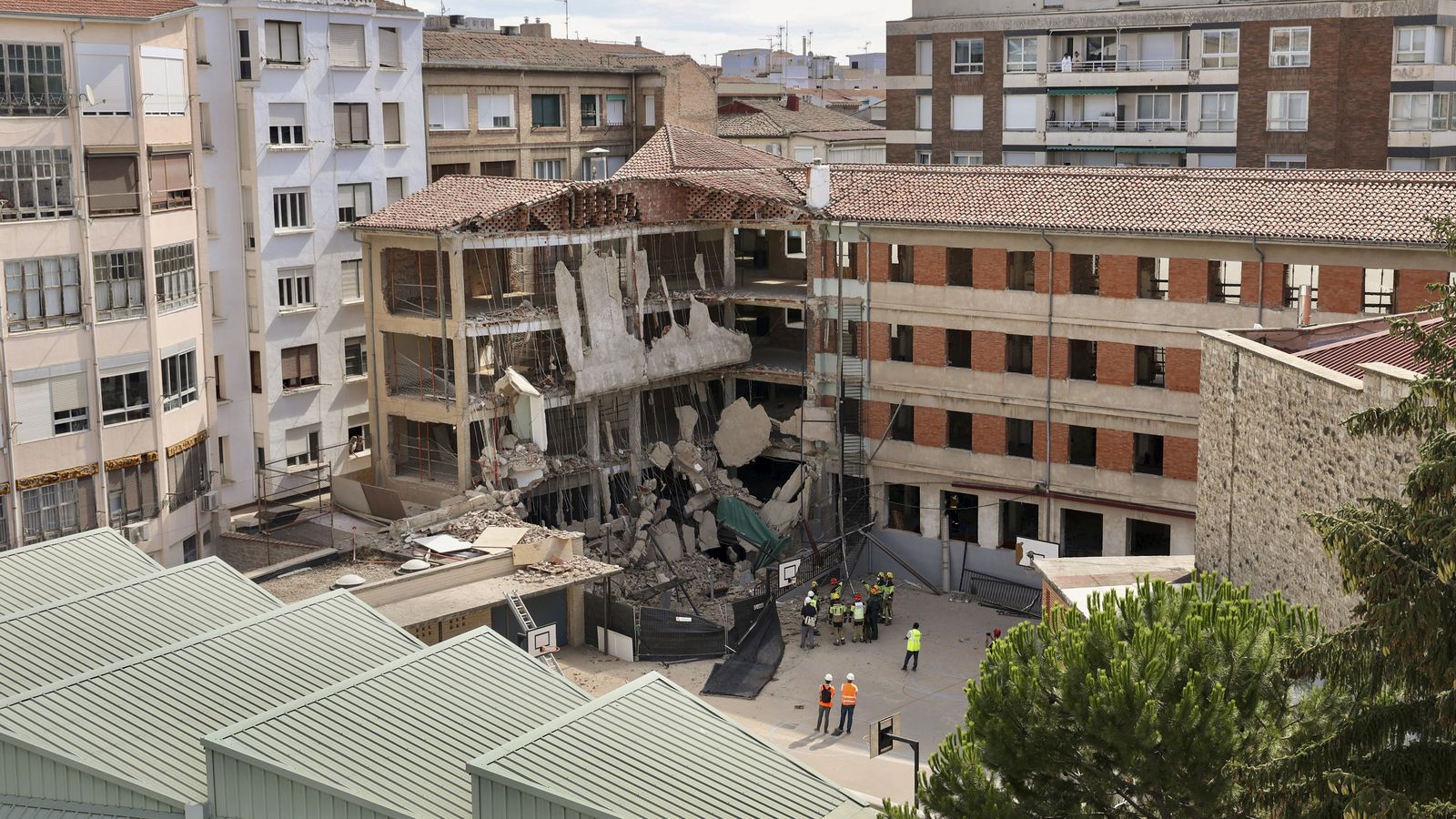 Estat en el qual ha quedat l'edifici del col·legi Adoratrices de Logronyo