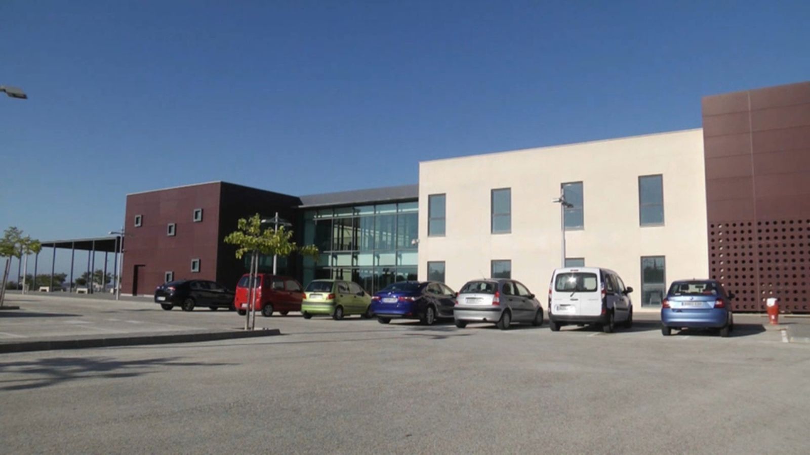 Edifici que acollirà les aules que s'habilitaran per a l'alumnat de primària