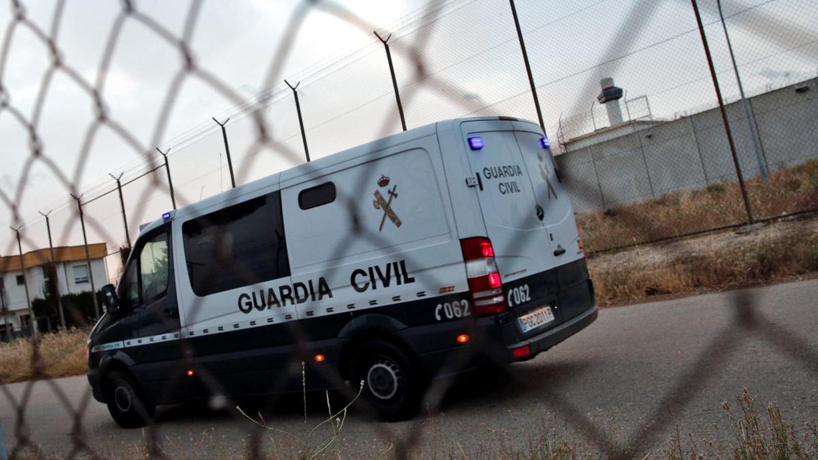 L'expresident de la Generalitat ha ingressat a les 21 h en el centre penitenciari en un furgó de la Guàrdia Civil per ordre de la jutgessa, que ha decretat presó incondicional sense fiança