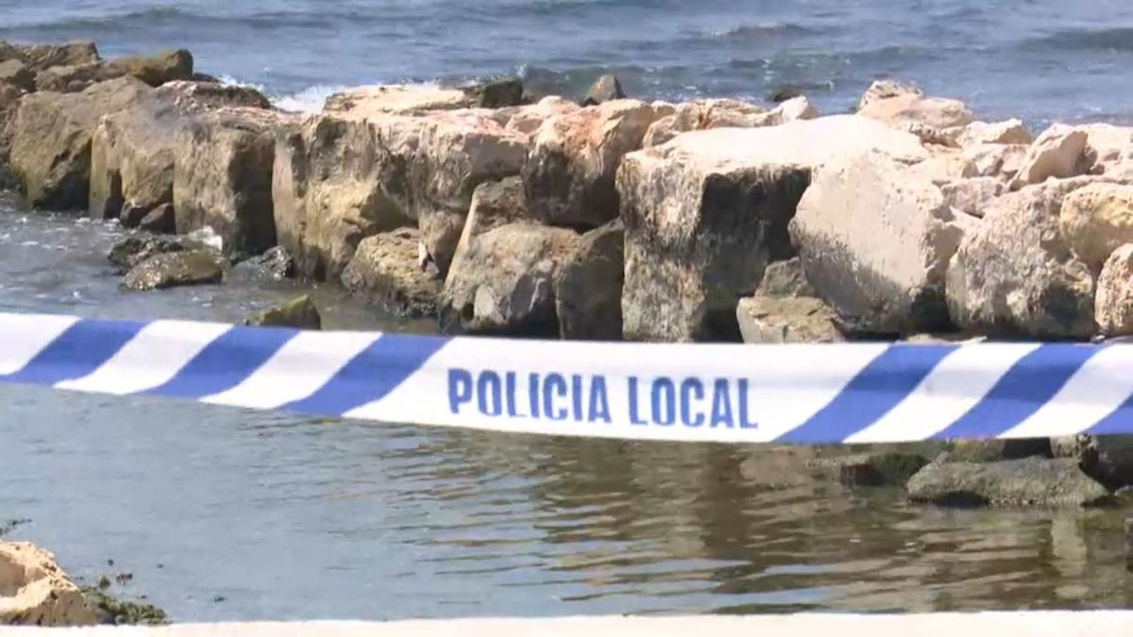 Platja de Castelló tancada al bany per l’abocament d’aigües residuals