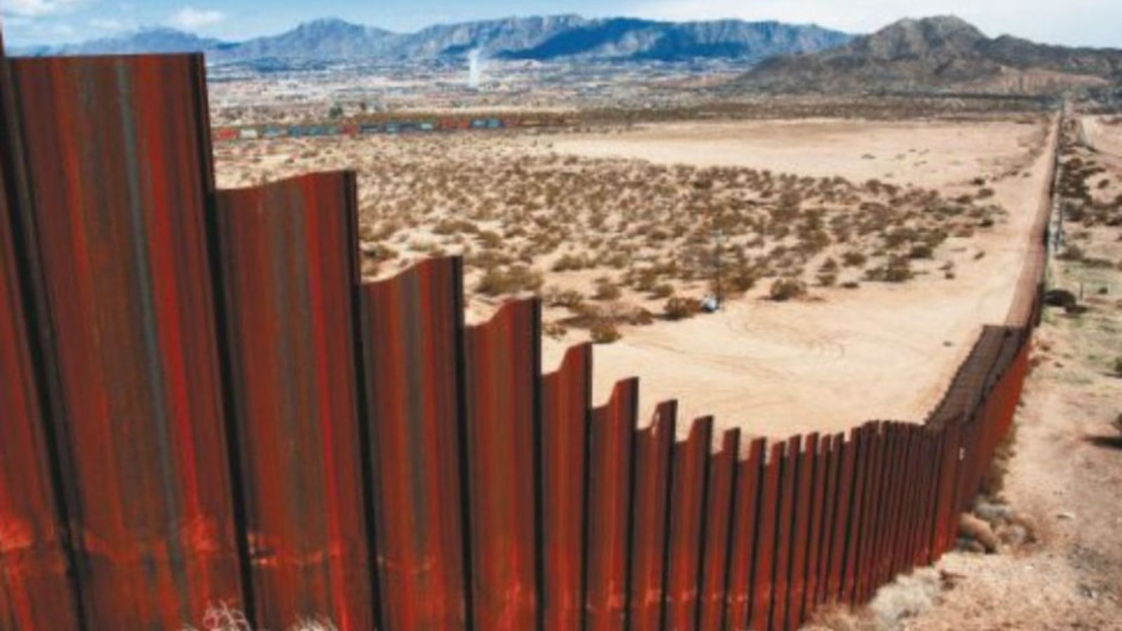 La línia fronterera entre l'estat nord-americà de Texas i Ciudad Juárez, Mèxic