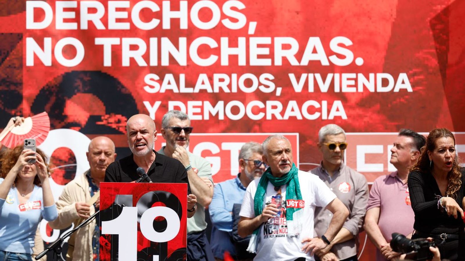 Els secretaris generals de CCOO i UGT, Unai Sordo i Pepe Álvarez, en la celebració a Màlaga del Primer de Maig