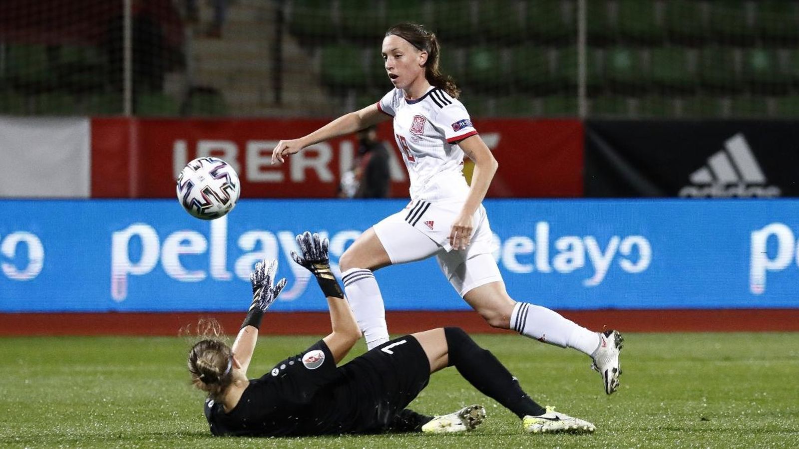 La jugadora del Llevant, Eva Navarro, va marcar el seu primer gol amb la selecció absoluta