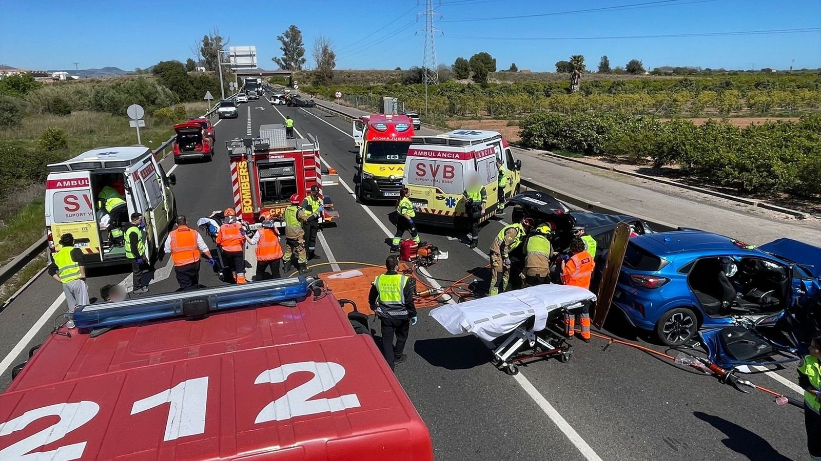 Intervenció dels bombers provincials a Vila-real, este divendres de vesprada