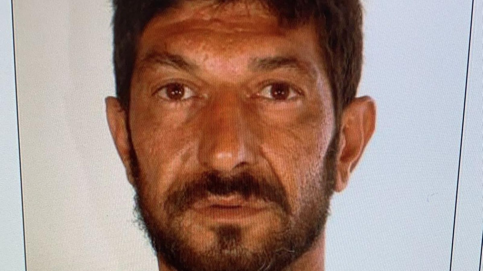 Fotografia de la persona que la policia busca pel tiroteig de Torrent