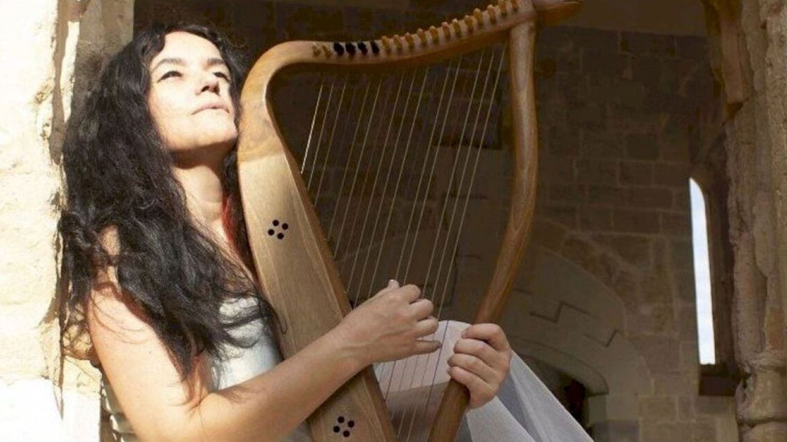 05.04.2023 | Mara Aranda, "La vida en una cançó", Laura West i La Fúmiga