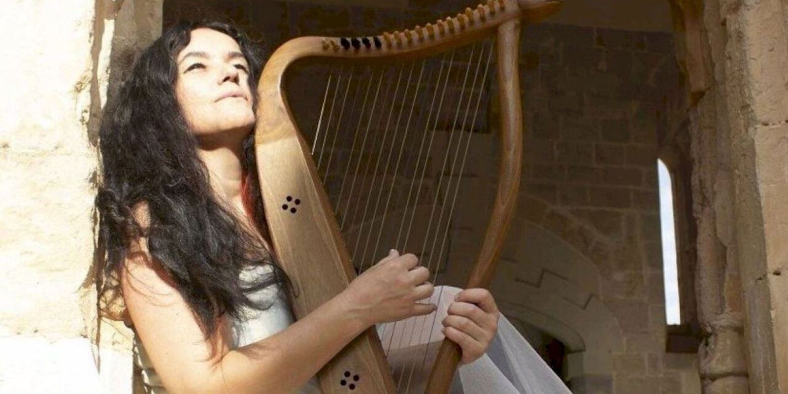 05.04.2023 | Mara Aranda, "La vida en una cançó", Laura West i La Fúmiga