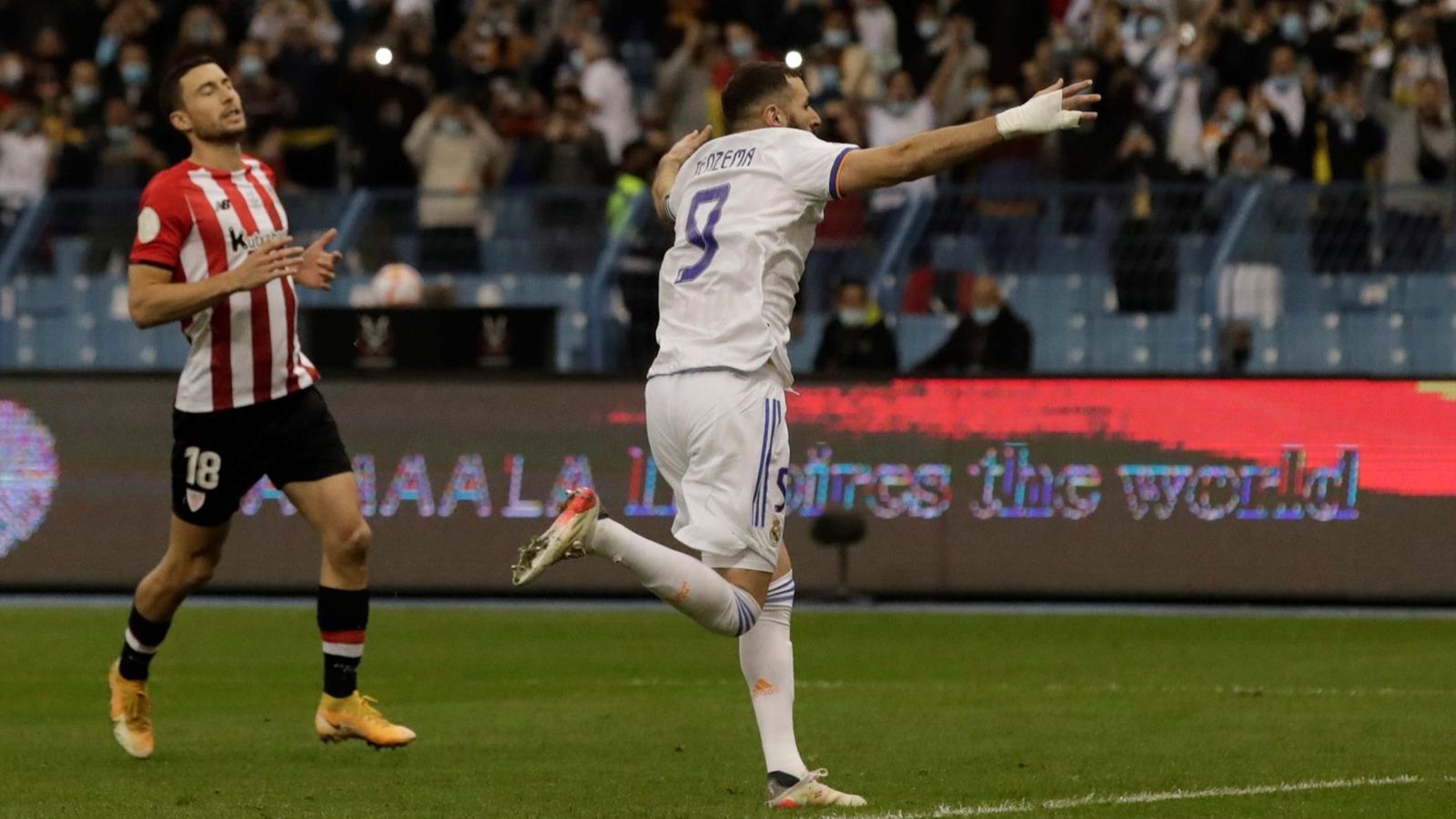 Benzema celebra el gol
