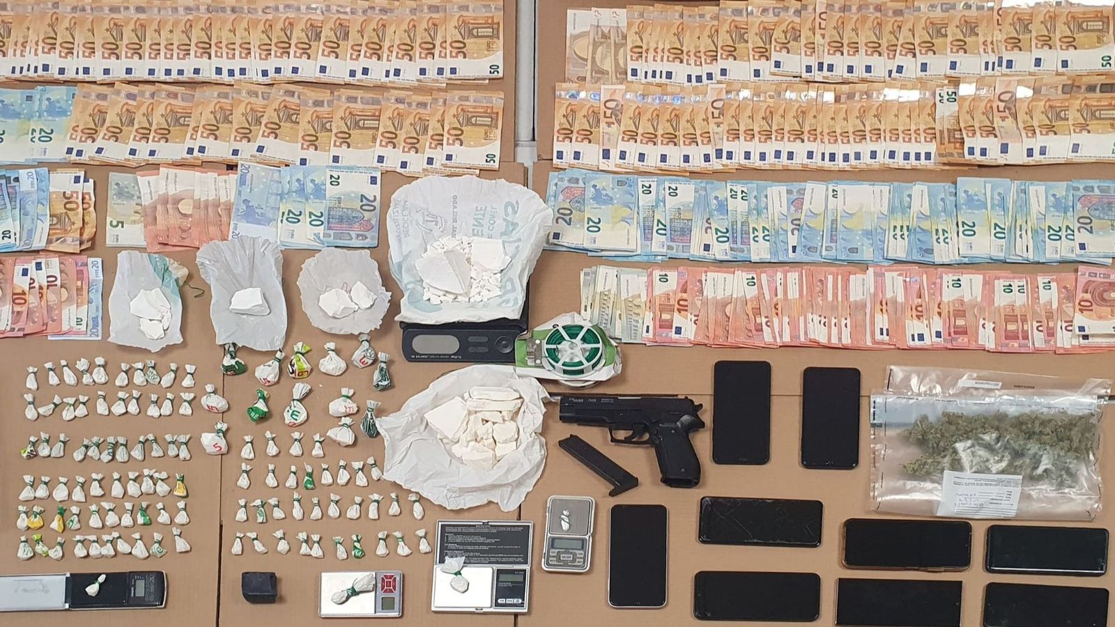 Diners i droga decomissada en l'operació Offvalley