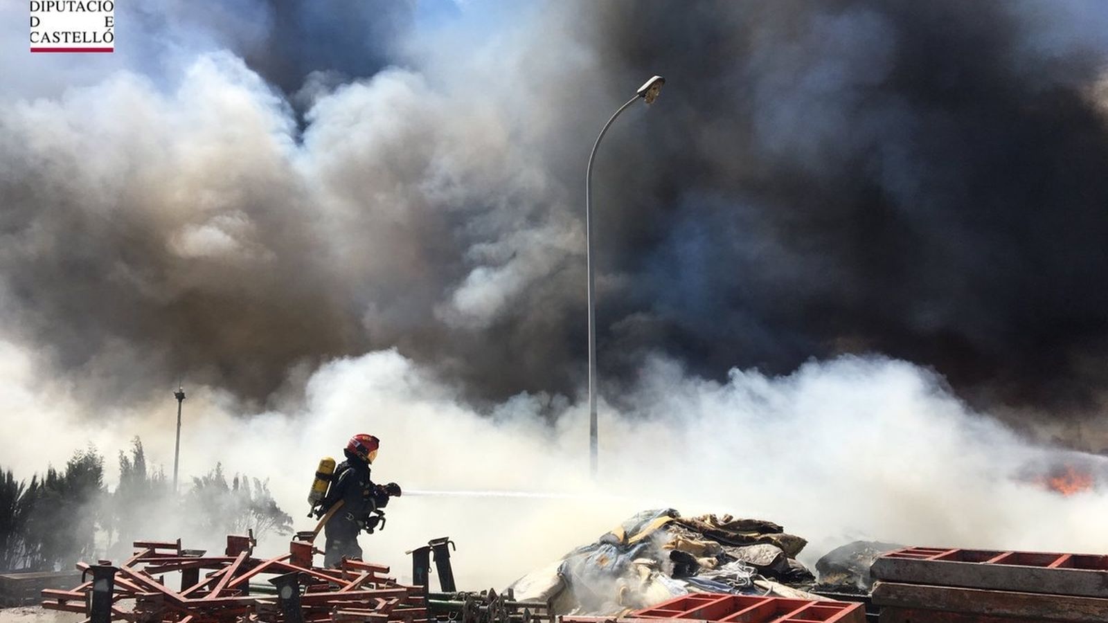 S\'incendia la planta de reciclatge d\'Almassora