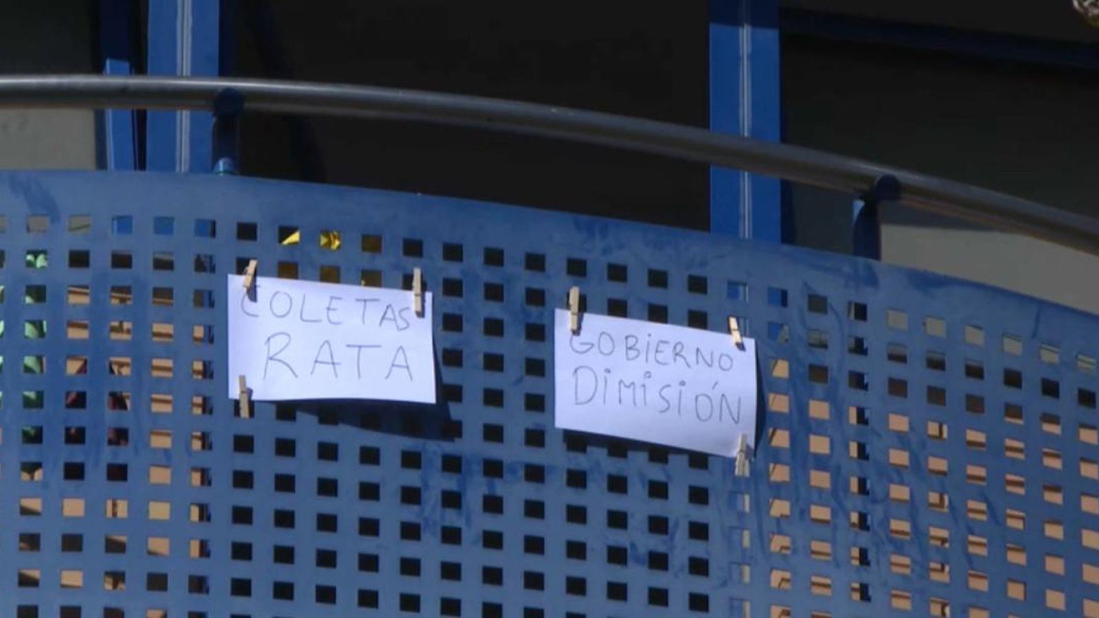 Imatge d'un dels balcons de la residència Galileo Galilei de València, on s'ha produït un dels brots