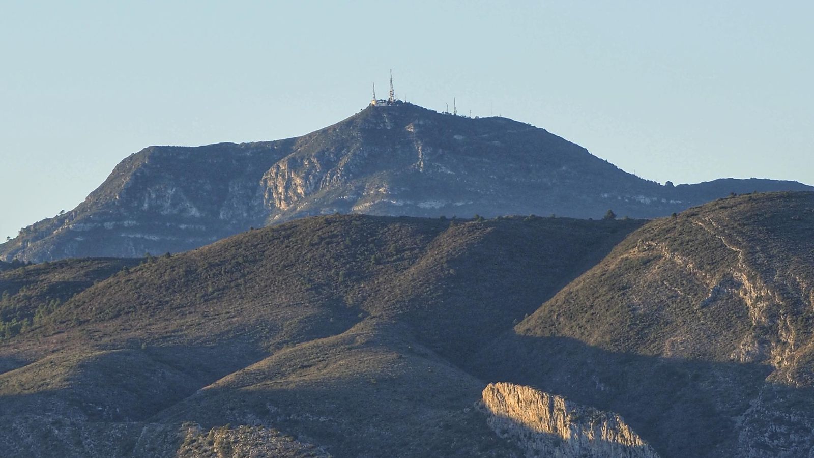 El Mondúver des de la platja de Tavernes