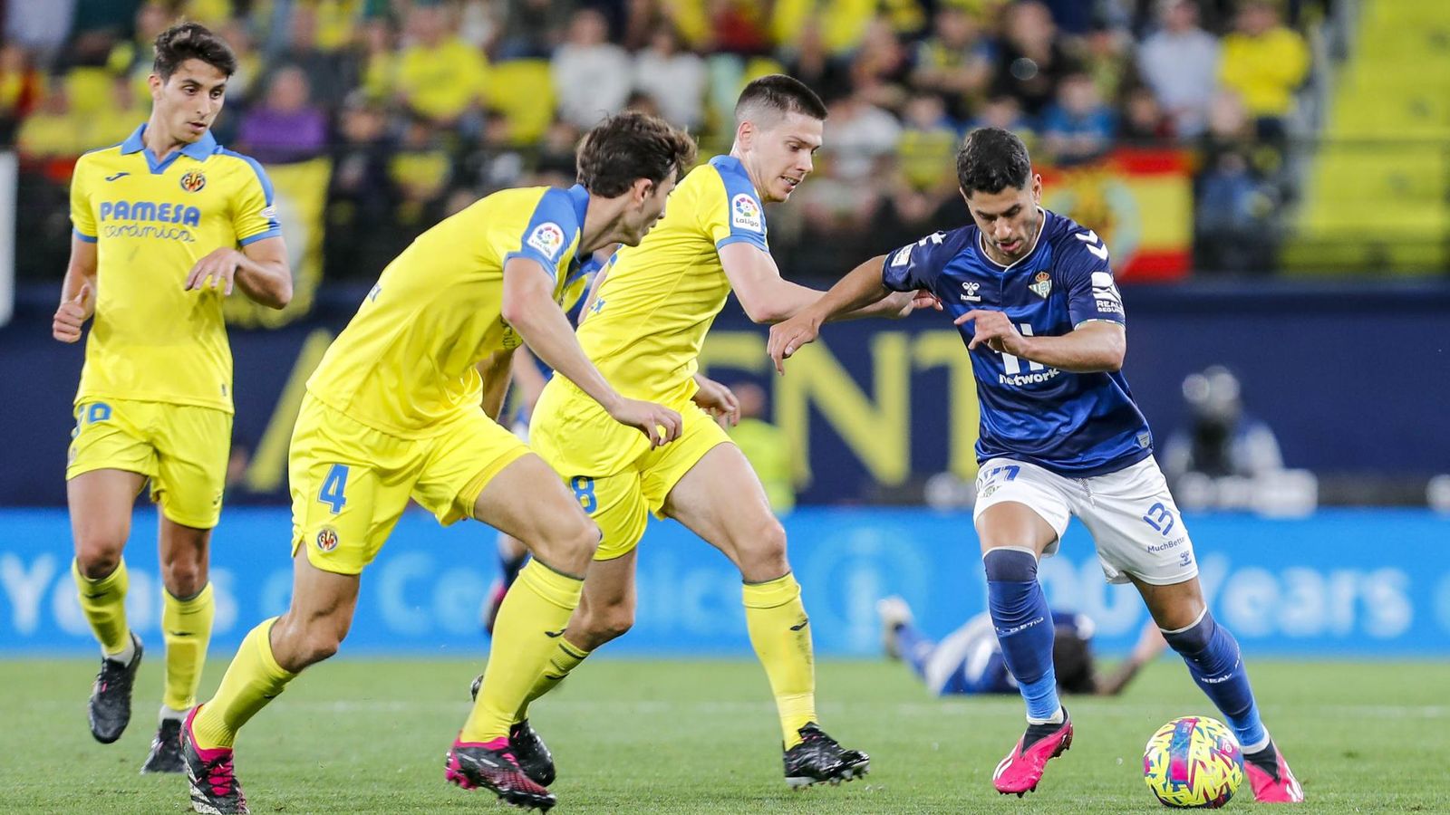 Ayoze Pérez, en un partit a La Ceràmica contra el Vila-real