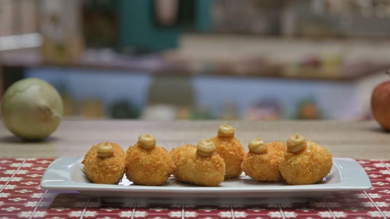 Un plat de croquetes elaborat per l'equip de La cuina de Morera
