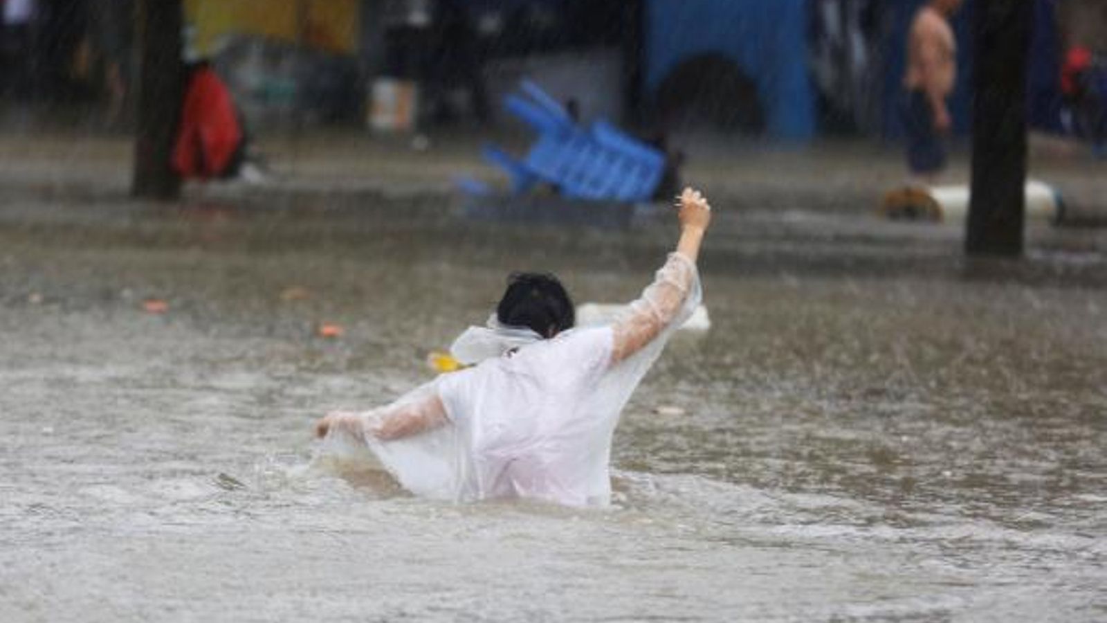 El tifó Mangkhut al seu pas pel sud-est de la Xina El tifó Mangkhut al seu pas pel sud-est de la Xina