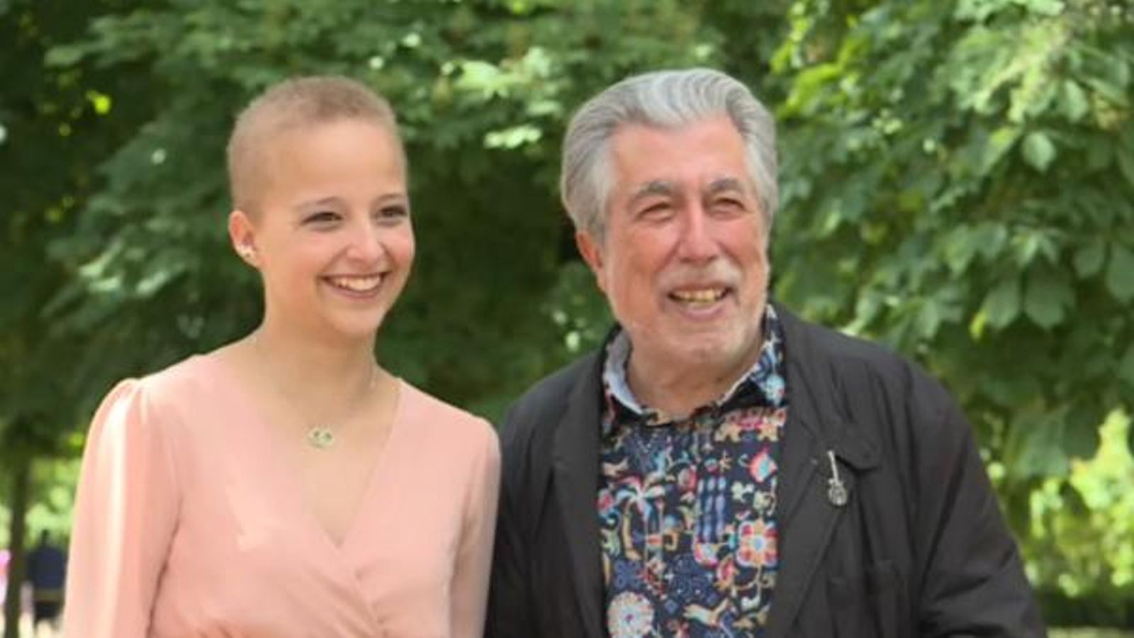 Inés Cortell, amb l'escriptor Jordi Sierra i Fabra